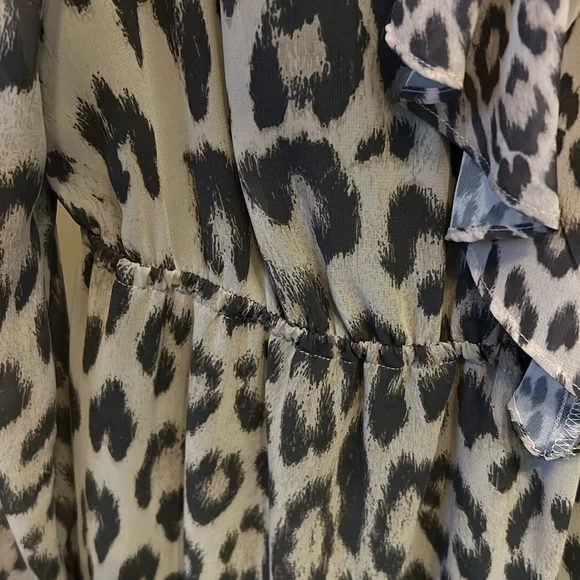 Ruffle trim leopard baby doll dress - Picture 3 of 5